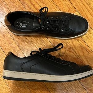 G. H. Bass Mens Black Leather Sneaker Shoes
Sz 11.5